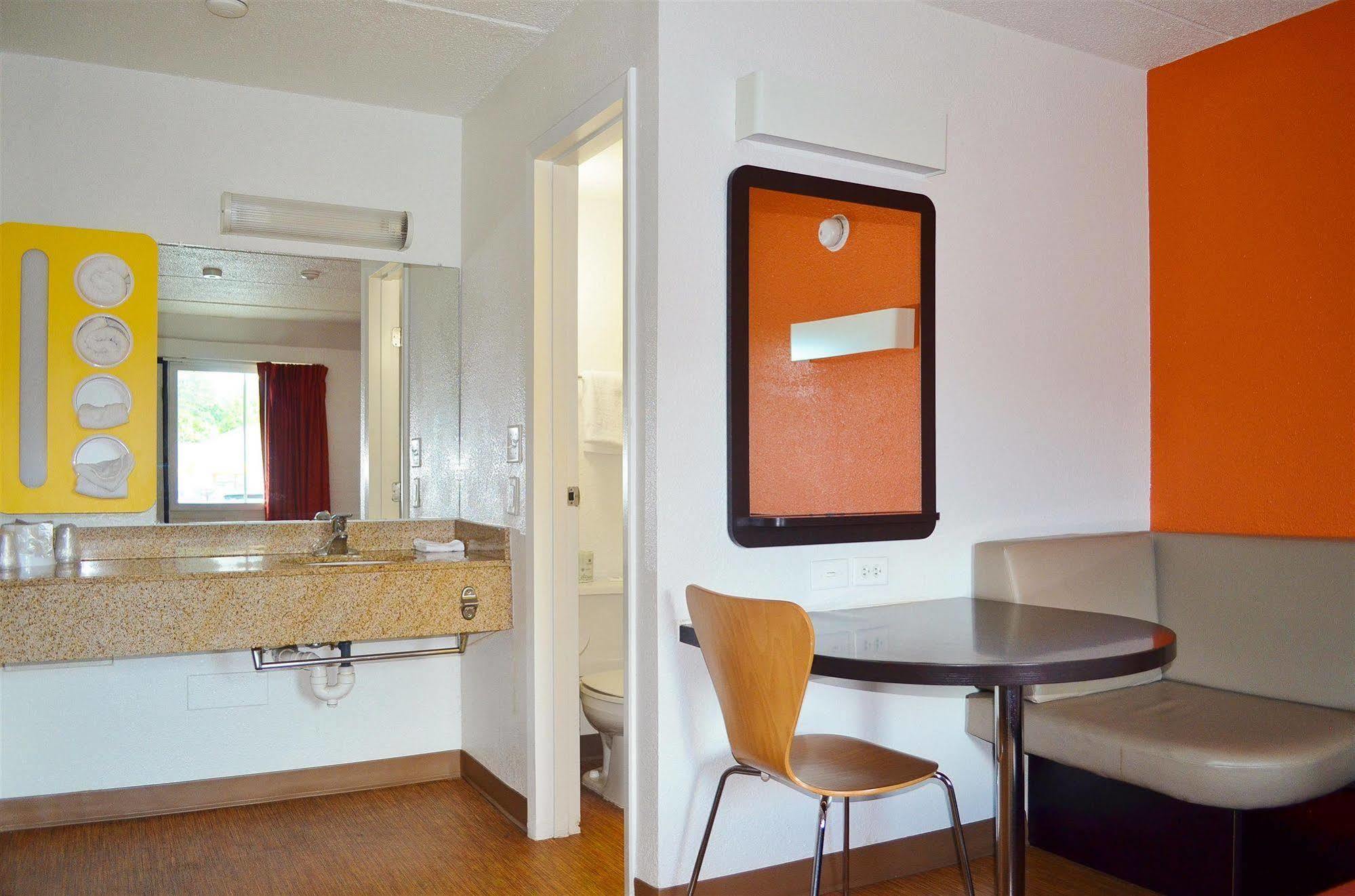 Motel 6 Boston South - Braintree Εξωτερικό φωτογραφία