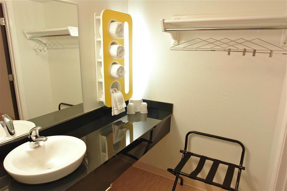 Motel 6 Boston South - Braintree Δωμάτιο φωτογραφία